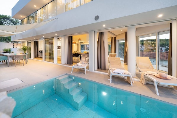 Piscine couverte, piscine chauffée
