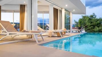 Innenpool, beheizter Pool