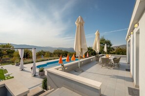 Pool - Rustic Villa Florice with a pool, quite area, family (Lecevica)