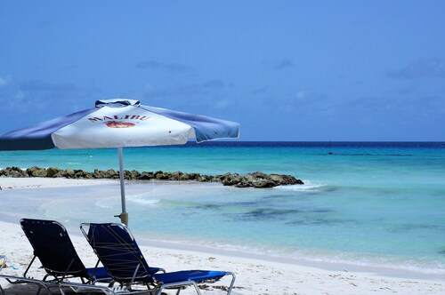 BLUE HAVEN - 2 BR near BEACHES W/POOL