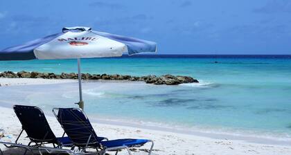 BLUE HAVEN - 2 BR near BEACHES W/POOL