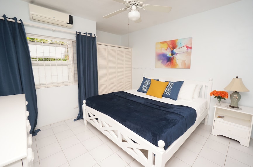 Blue Haven - 2 Br Near Beaches W/pool - Bridgetown
