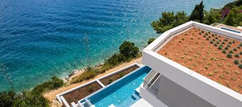 Luxury & stylish Villa Lavanda 5 m from the sea, beachfront,sea view, quite area, pet friendly, family.