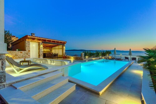 Peaceful Villa Luce di Mare - heated pool, sauna, seafront, seaview, family, stylish, pet friendly