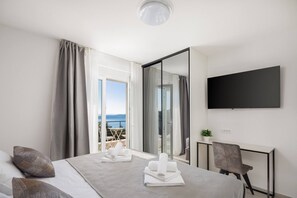 4 bedrooms, iron/ironing board, WiFi, bed sheets - Modern Villa Maris - with heated pool sea view private parking quiet area family (Brela)