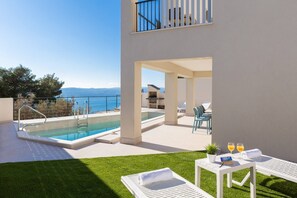 Et oppvarmet basseng