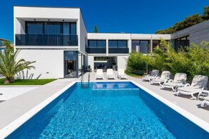 Beheizter Pool