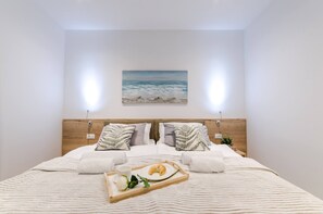 3 slaapkamers, een strijkplank/strijkijzer, wifi, beddengoed