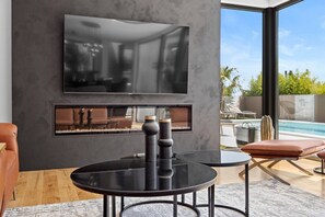 TV, fireplace - Modern Villa Osea-40m2, sauna, heated pool, family, quiet area, pet friendly (Liznjan)