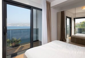 5 bedrooms, iron/ironing board, WiFi, bed sheets - Villa Palm Bay 1 heated pool - 5 m from the sea, private parking, beach access. (Razanj)