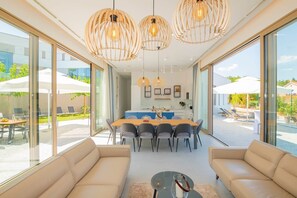 Interior - Luxury Villa Red & Blue heated pool, sauna, tennis court, mini golf, Family (Zmijavci)