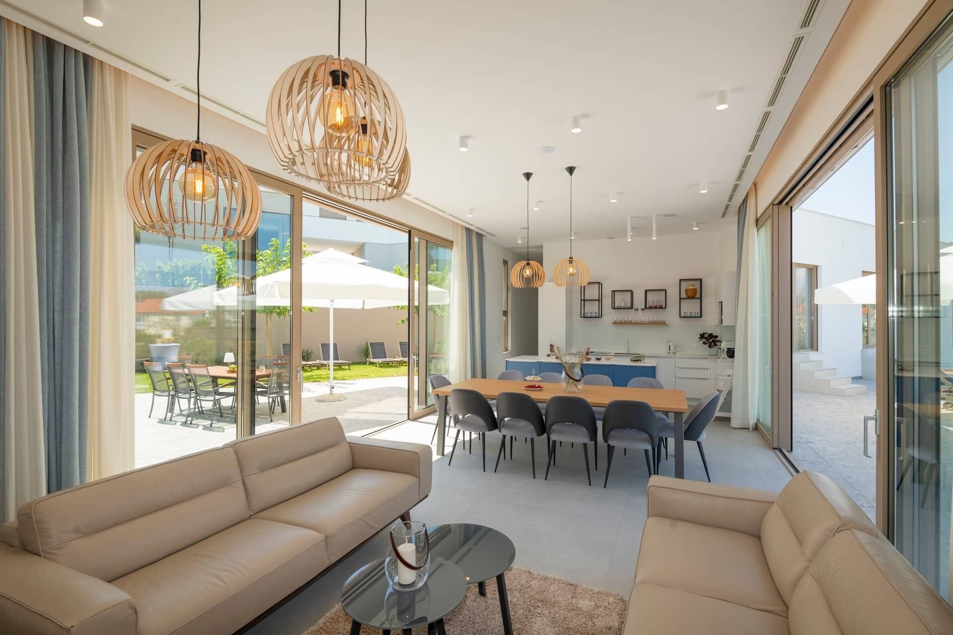 TV, fireplace, video games, ping pong