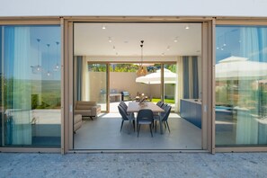 Outdoor dining - Luxury Villa Red heated pool, sauna, tennis court, mini golf, stylish, family, panoramic view (Zmijavci)