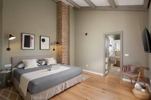 3 bedrooms, iron/ironing board, WiFi, bed sheets - Rustic Villa Reichardia with a pool in Istri, panoramic view, pet friendly, quite area, family, private parking, terrace, fancy yard (Sveti Lovrec)