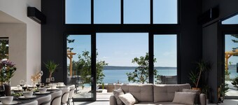 Luxury Villa Soho - 40 m2 infinity pool, Jacuzzi, sauna, family, stylish, bbq