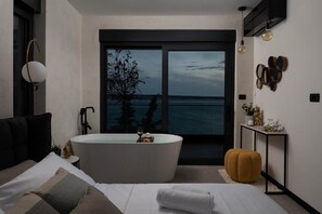 6 chambres, fer et planche à repasser, Wi-Fi, draps fournis