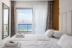 5 bedrooms, iron/ironing board, WiFi, bed sheets - Villa Symphony, heated pool, sea view, beachfront, family, friendly, stylish (Povlja)