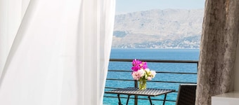 Villa Symphony, heated pool, sea view, beachfront, family, friendly, stylish