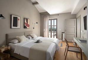 3 chambres, fer et planche à repasser, Wi-Fi, draps fournis