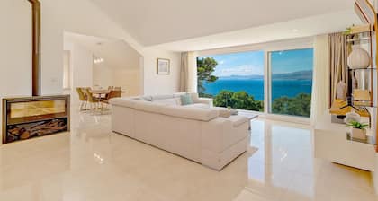 Villa Joy - heated pool, 35 000 m2 of land, gym, family, quiet area, stylish