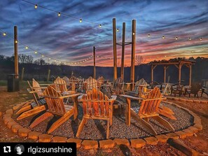 Outdoor dining - Wine Way Small Cottage (State Road)