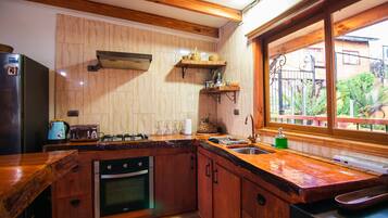 雪櫃、焗爐、爐具、電熱水壺