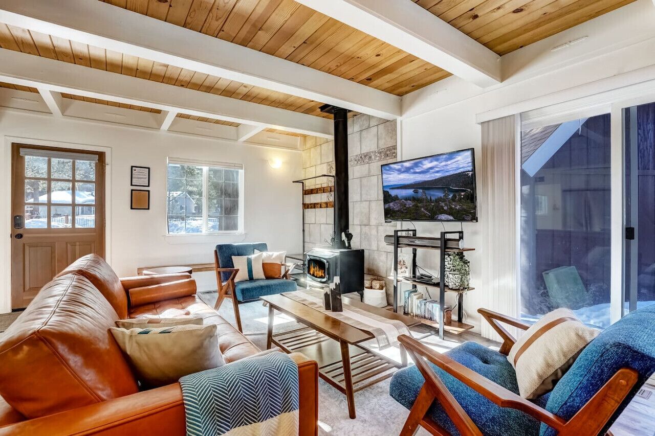 TV connectée, cheminée, jeux vidéo, espaces bureaux