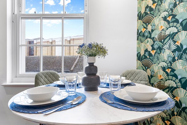 Apartment | Dining