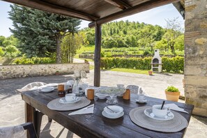 Outdoor dining - Apartment Marcigliana Front Pool Radicondoli (Radicondoli)