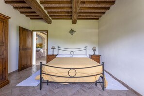 4 bedrooms, travel cot, free WiFi - Apartment Marcigliana Front Pool Radicondoli (Radicondoli)