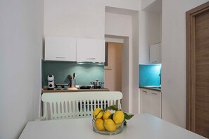 Refrigerador, horno, parrilla de estufa y lavavajillas 