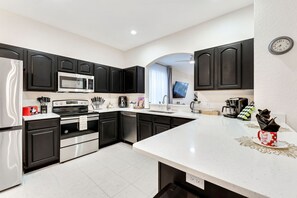 Fridge, microwave, oven, stovetop - NEW EPIC Themed Pool Villa l VR Game Room l 3 miles to Disney (Kissimmee)