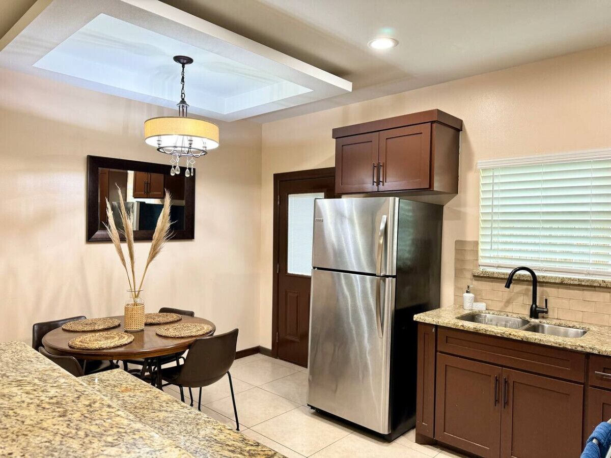 冰箱、微波炉、烤箱、炉灶