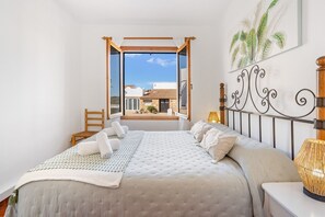 2 slaapkamers, een strijkplank/strijkijzer, wifi, beddengoed