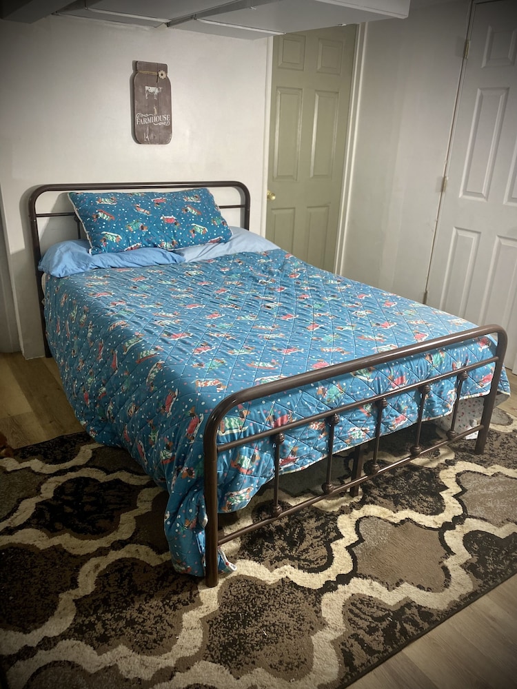Quiet Basement apartment Sedalia Vrbo