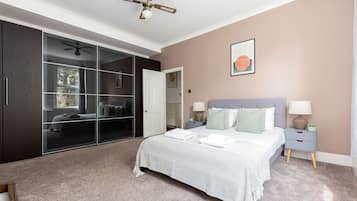 2 bedrooms, iron/ironing board, free WiFi, bed sheets