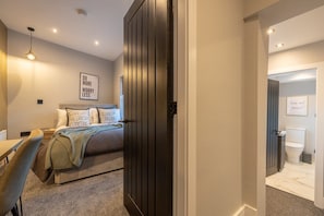 4 chambres, fer et planche à repasser, Wi-Fi gratuit, draps fournis
