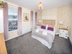 4 chambres, fer et planche à repasser, Wi-Fi gratuit, draps fournis