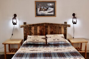 Double Room Single Use, Multiple Beds | Individually decorated, desk, free WiFi, bed sheets