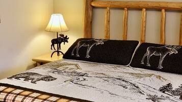 獨特裝潢、書桌、免費無線上網、床單