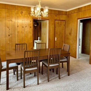 Dining - Walk to the Mercantile, downtown, Osage Nation offices, Osage Tribal Museum! (Pawhuska)