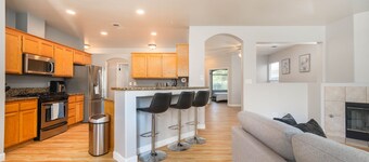 Central bliss near parks & shops