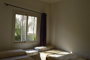 2 bedrooms, WiFi (free), bed sheets