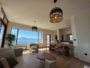 TV - SeaWave Villa I, By Hellocrete (Loutraki)