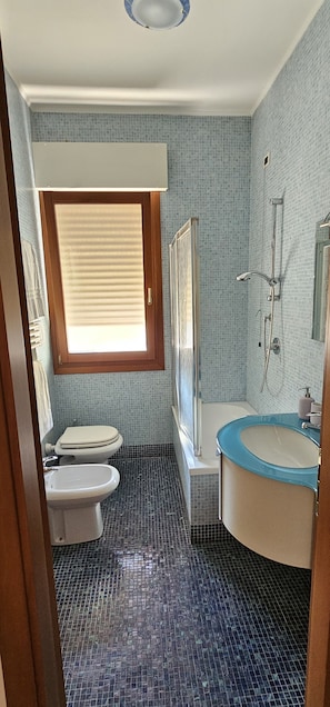 Shower, bidet