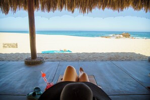 Beach nearby, sun loungers, beach towels