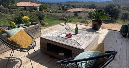 15 mn de Porto Vecchio, Appartement 100 m2, Plages à 1km, Commerces à Côté