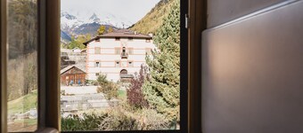 [Between Light and Panorama] Spacious 3-Bedroom Apartment Near M. di Campiglio