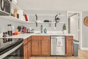 Private kitchen - Cozy Romantic Home | Ideal for Work or Leisure (Phoenix)