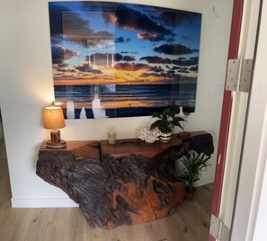 Interior - Beach walks, sunsets, restaurants, shopping, plus a luxury condo with amenities. (Solana Beach)